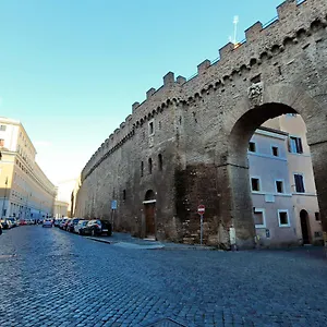 Characteristic Just Beside The Vatican , Rom Italien